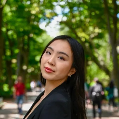 Julia Guo